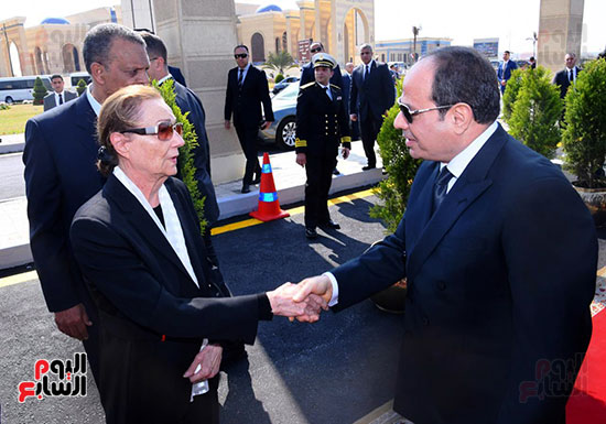 الرئيس السيسى يعزى سوزان مبارك