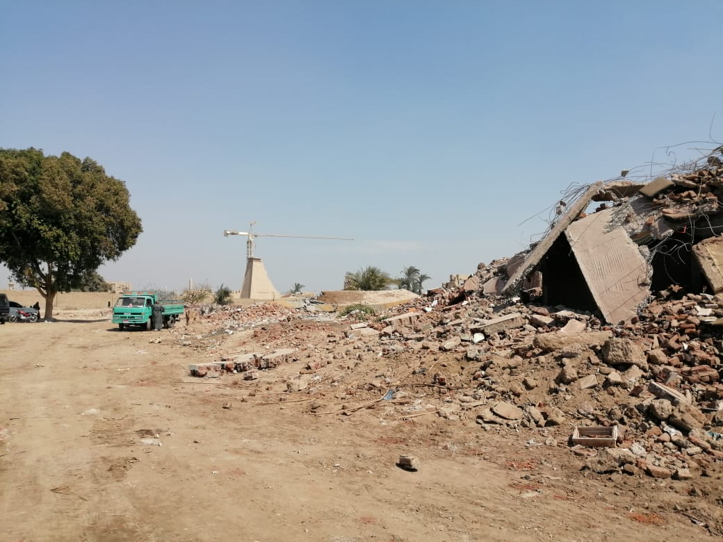 مدينة الأقصر تعلن الإنتهاء من أعمال إزالة مبانى نجع أبوعصبة (3)