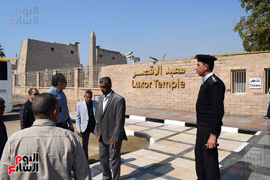 وزير السياحة والآثار يفتتح بوابات معبد الأقصر الجديدة (2)