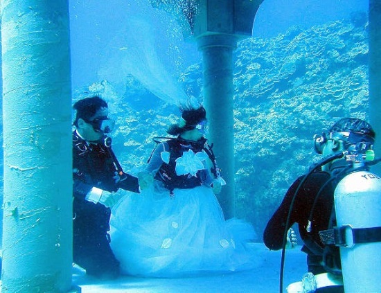 زواج تحت المياه في اليابان