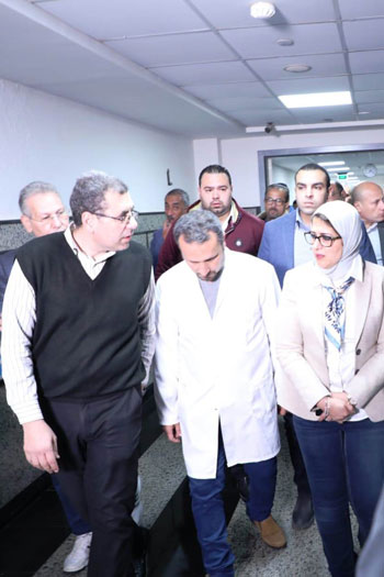 جولة وزيرة الصحة فى مستشفى الإخلاء والعيادات بمناطق الحجر الصحى  (23)