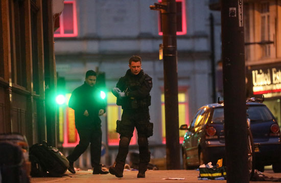 شرطة لندن بموقع الحادث