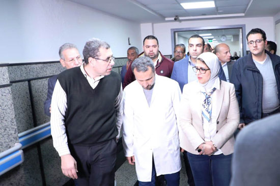 جولة وزيرة الصحة فى مستشفى الإخلاء والعيادات بمناطق الحجر الصحى  (21)
