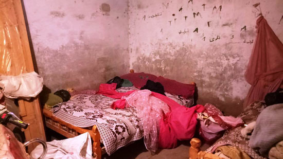 مأساة أسرة بالشرقية  تحلم بترميم منزلها لحمايتهم من البرد (5)
