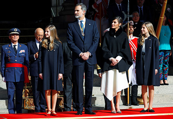 الملك الإسبانى فيليب السادس والملكة ليتيزيا وبناتهم الأميرة ليونور وإنفانتا صوفيا