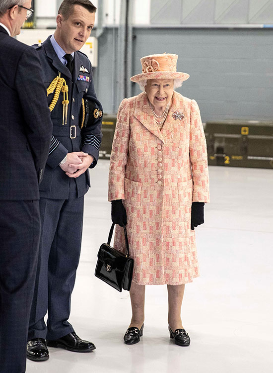 استقبلت ملكة بريطانيا إليزابيث أفراد من القوات الجوية الملكية (RAF) مارهام