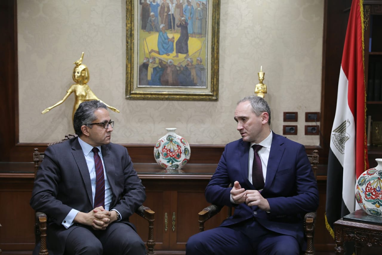 لقاء وزير السياحة والآثار و سيرجى تيرتنتييف سفير دولة بيلاروسيا بالقاهرة (3)