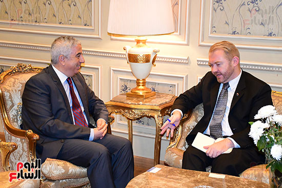 لقاء النائب كريم درويش رئيس لجنة العلاقات الخارجية مع السيد جريج لويس (3)