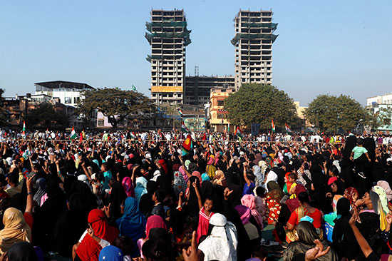 متظاهرون ينظمون احتجاجًا على قانون الجنسية الجديد في مومباي