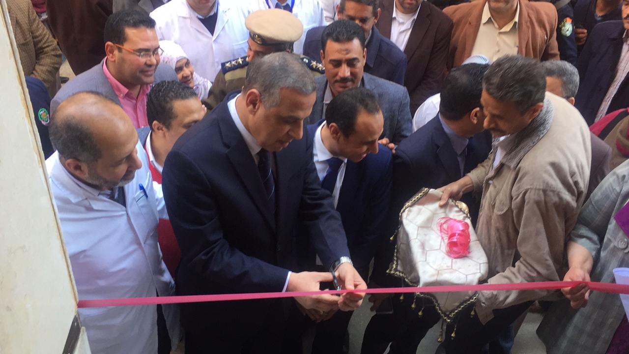 افتتاح أول وحدة لعناية الصدر فى سوهاج بالمستشفى العام (5)