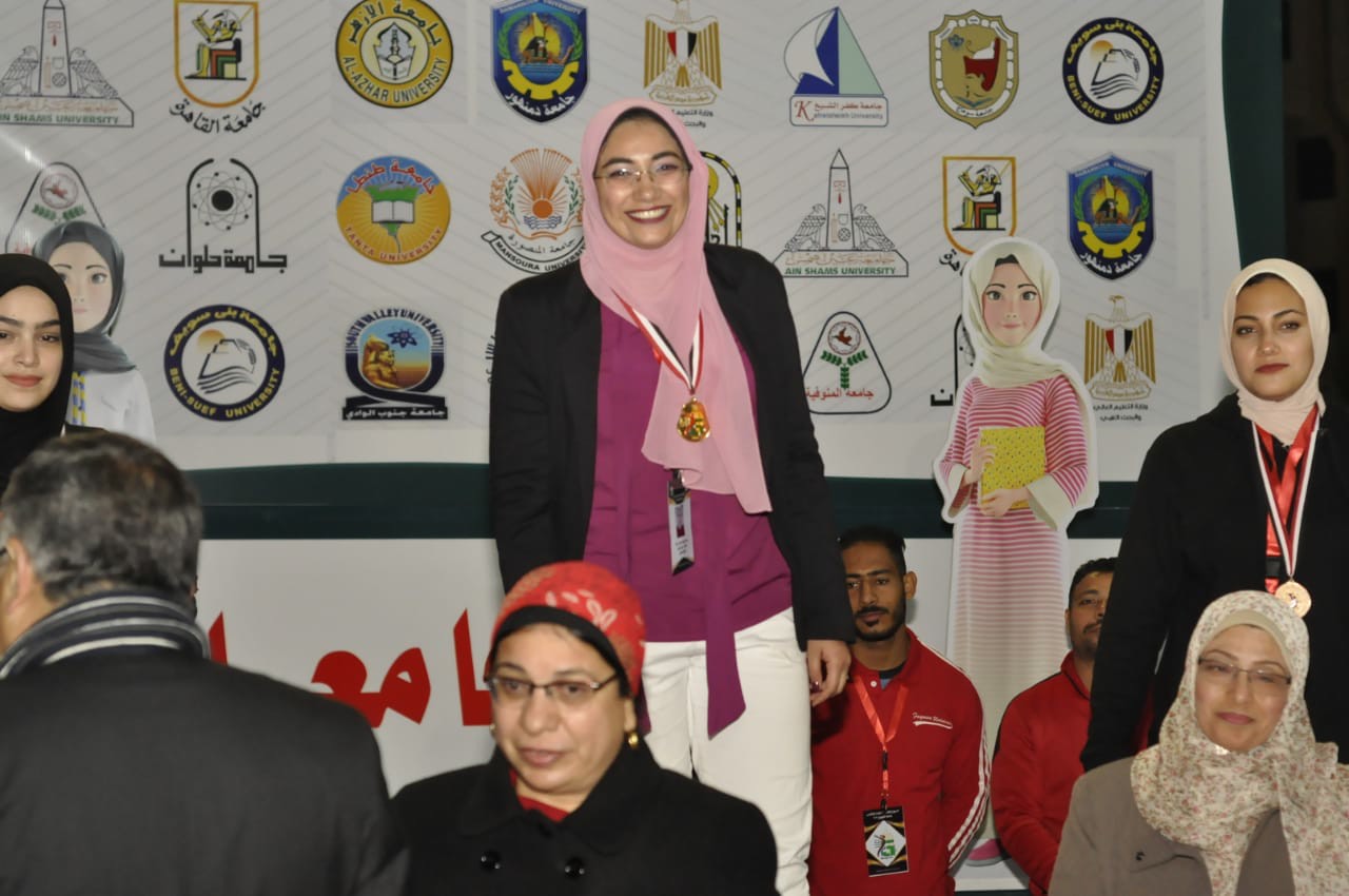 إسراء أحمد تفوز بلقب الطالبة المثالية فى مسابقات أسبوع فتيات الجامعات (4)