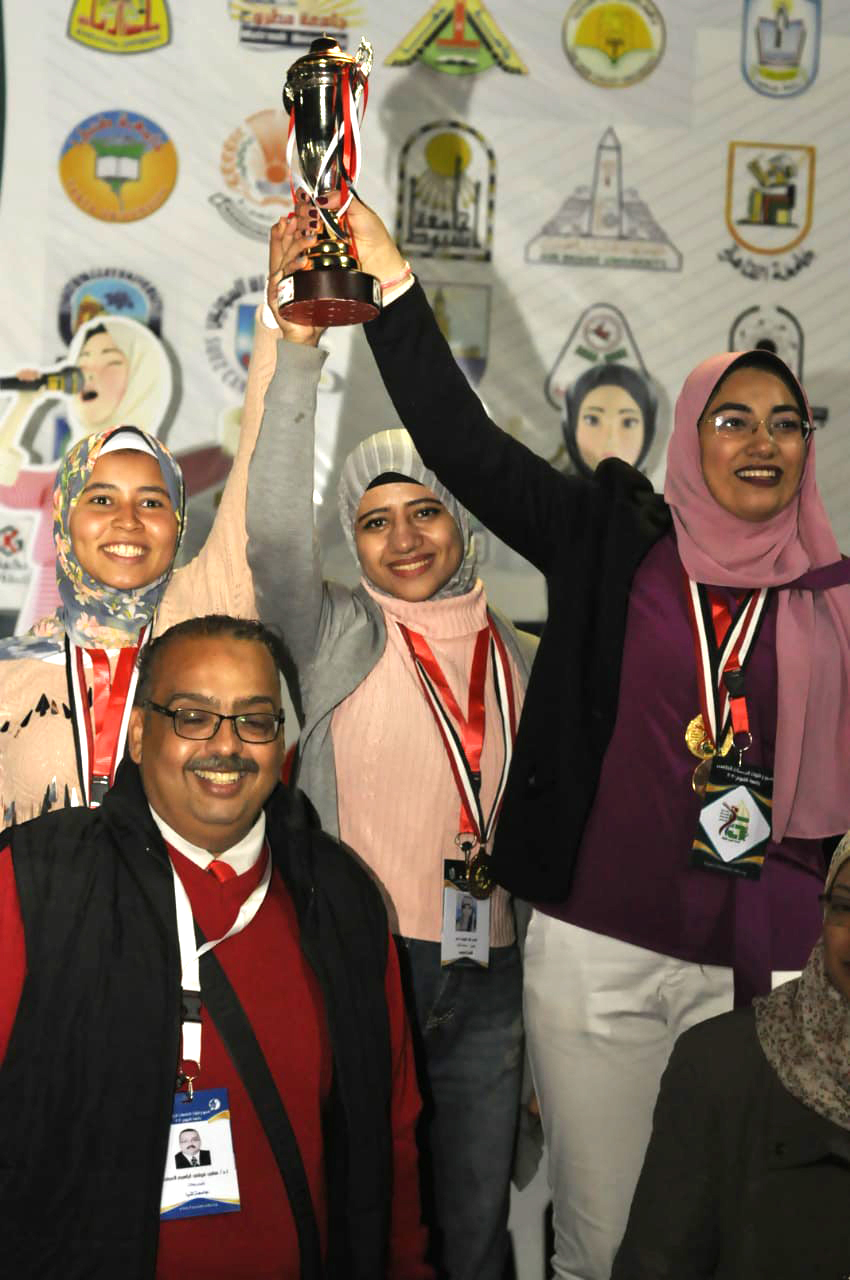 إسراء أحمد تفوز بلقب الطالبة المثالية فى مسابقات أسبوع فتيات الجامعات (3)