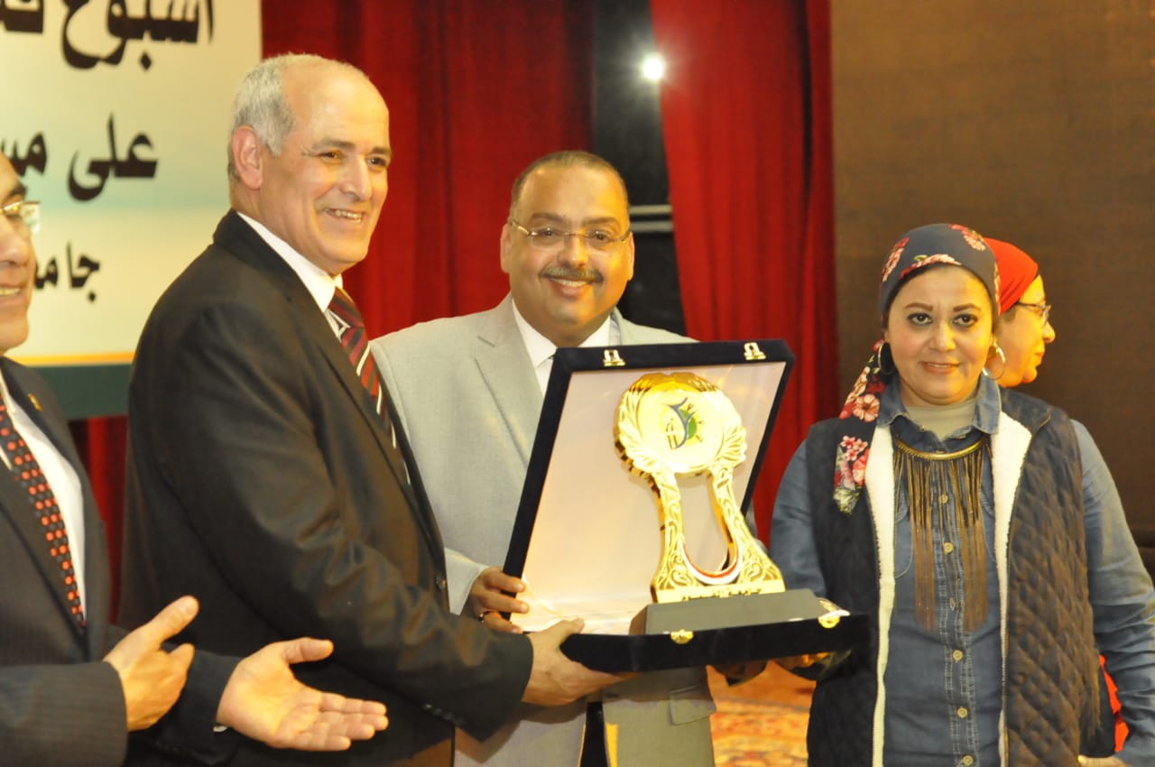جامعة المنيا تحصد 3 كؤوس و14 ميدالية فى أسبوع فتيات الجامعات بالفيوم (4)