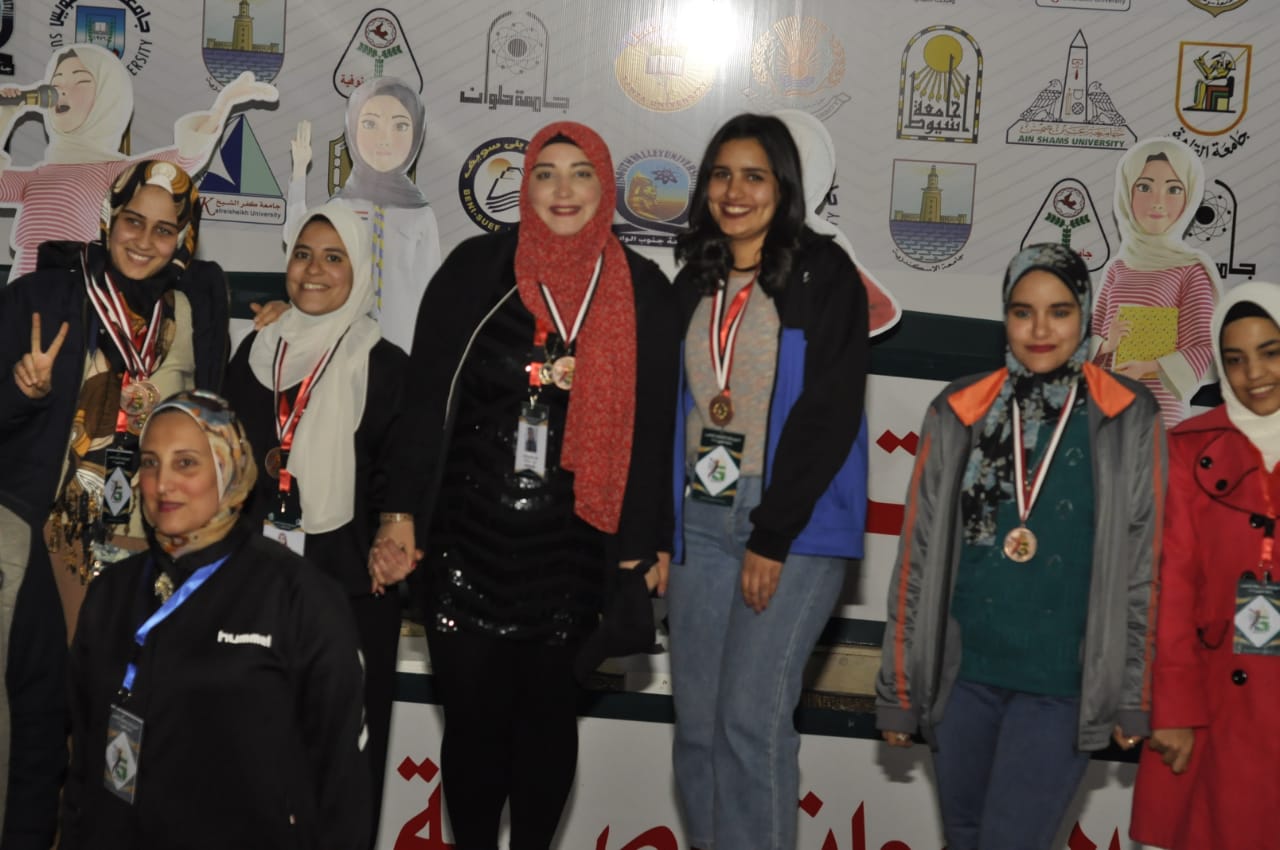 جامعة المنيا تحصد 3 كؤوس و14 ميدالية فى أسبوع فتيات الجامعات بالفيوم (15)