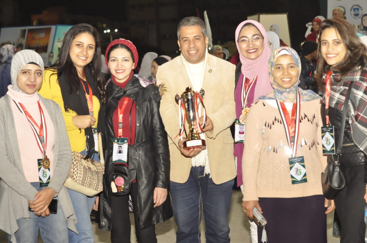 جامعة المنيا تحصد 3 كؤوس و14 ميدالية فى أسبوع فتيات الجامعات بالفيوم (11)