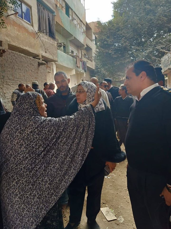 نائب محافظ القاهرة تتابع إزالة منطقة السحيلة بمصر القديمة (2)