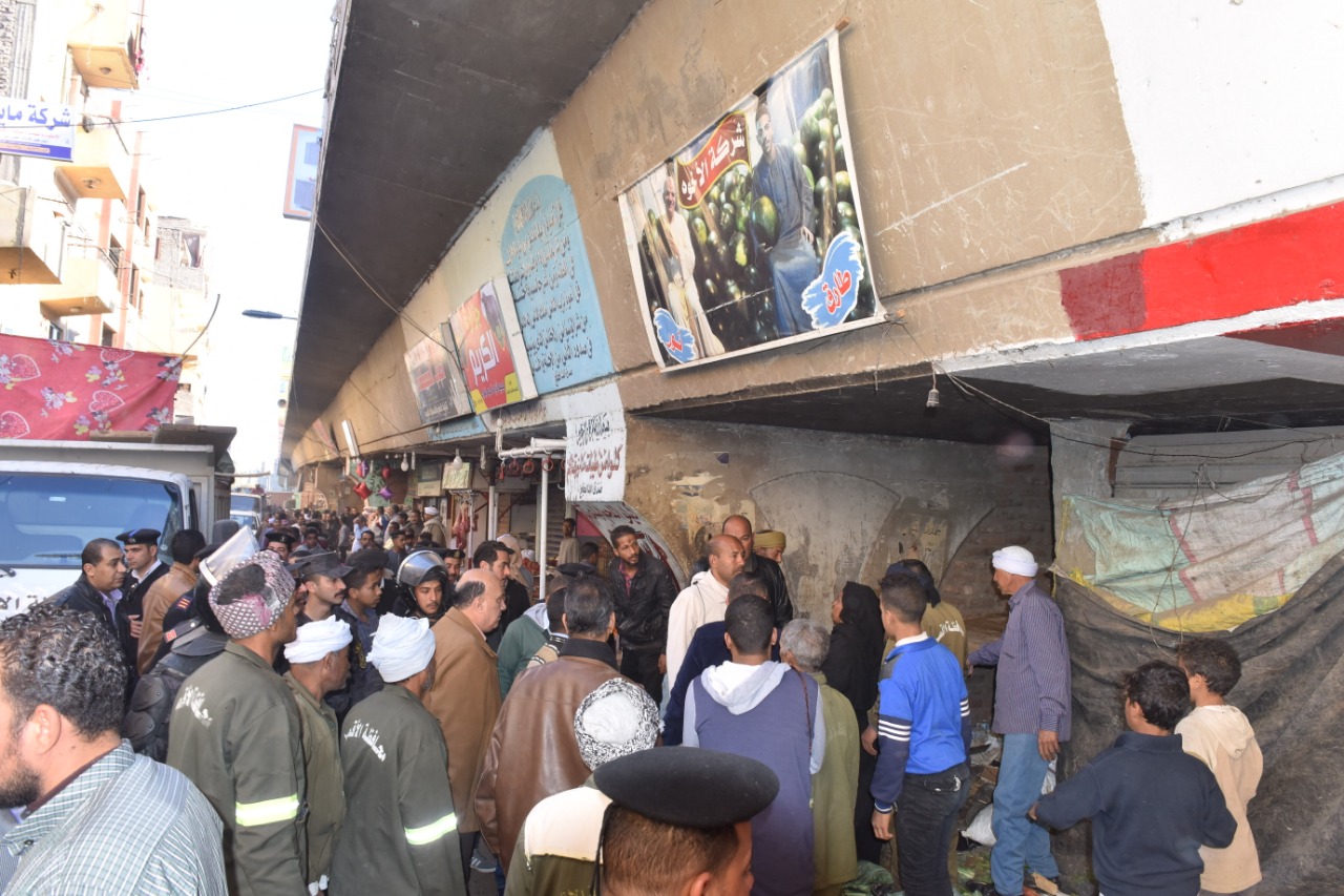 ضبط وتحرير 154 محضر وإزالة إدارية في حملة لإزالة التعديات ورفع الإشغالات بمدينة الأقصر (4)