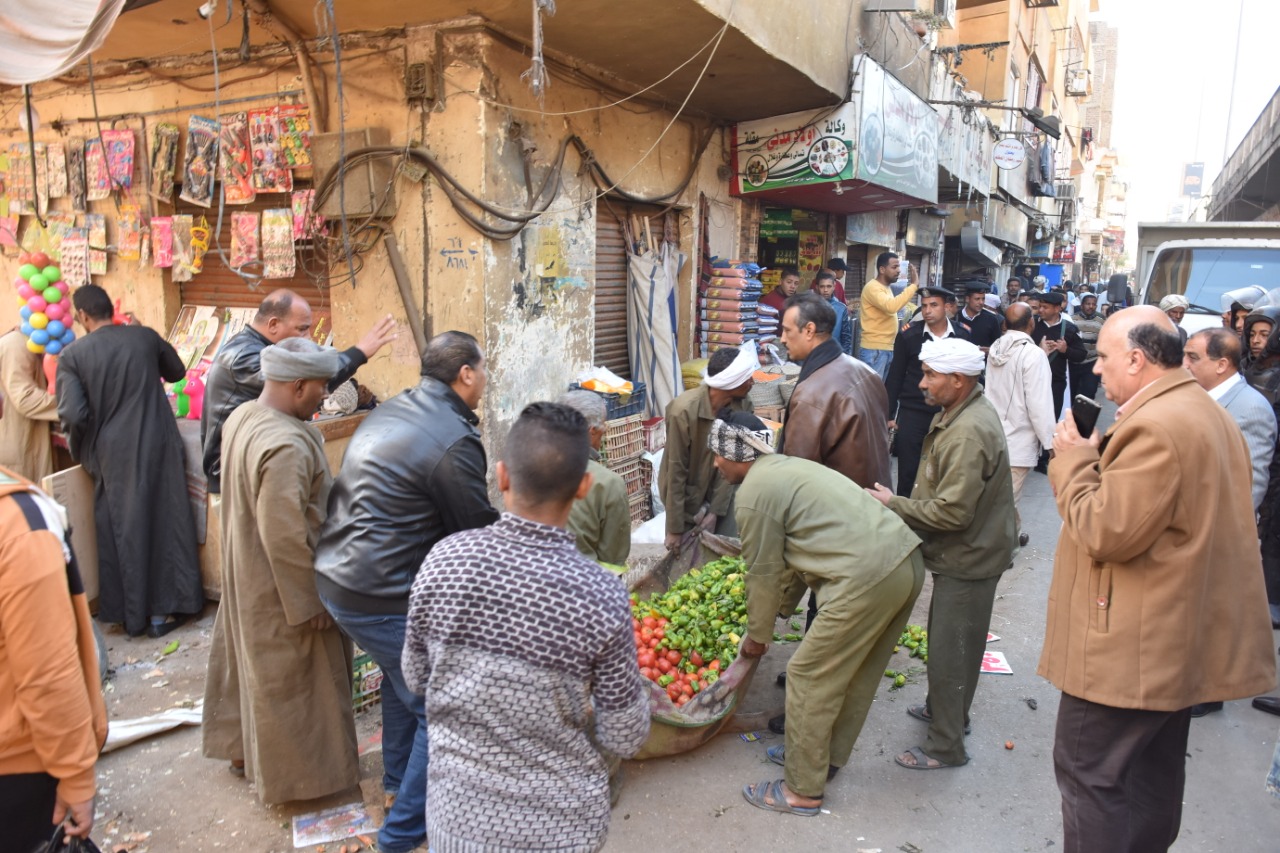 ضبط وتحرير 154 محضر وإزالة إدارية في حملة لإزالة التعديات ورفع الإشغالات بمدينة الأقصر (5)