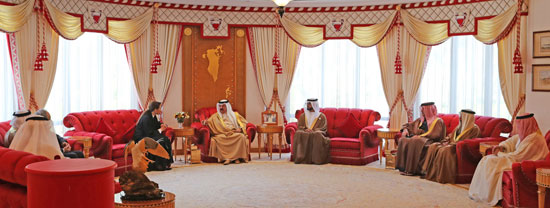 ملك البحرين يستقبل وزيره الامن الغذائى فى الامارات