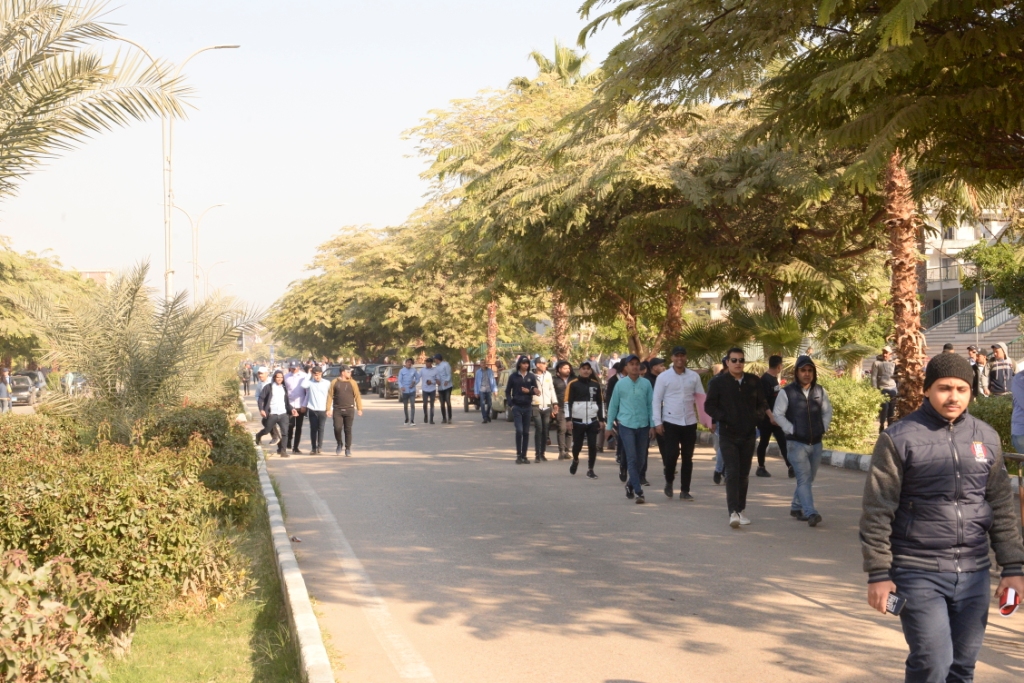 جامعة أسيوط تفتح أبوابها لاستقبال 84 ألف طالب وطالبة فى أول أيام عودة الدراسة بالفصل الدراسي الثاني (6)