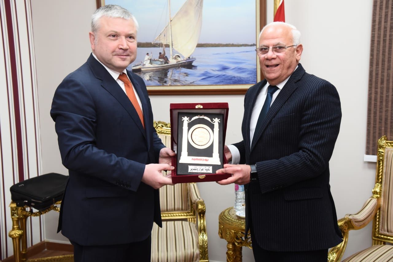 محافظ بورسعيد يستقبل كارين جريجوريان سفير أرمينيابالقاهرة (1)