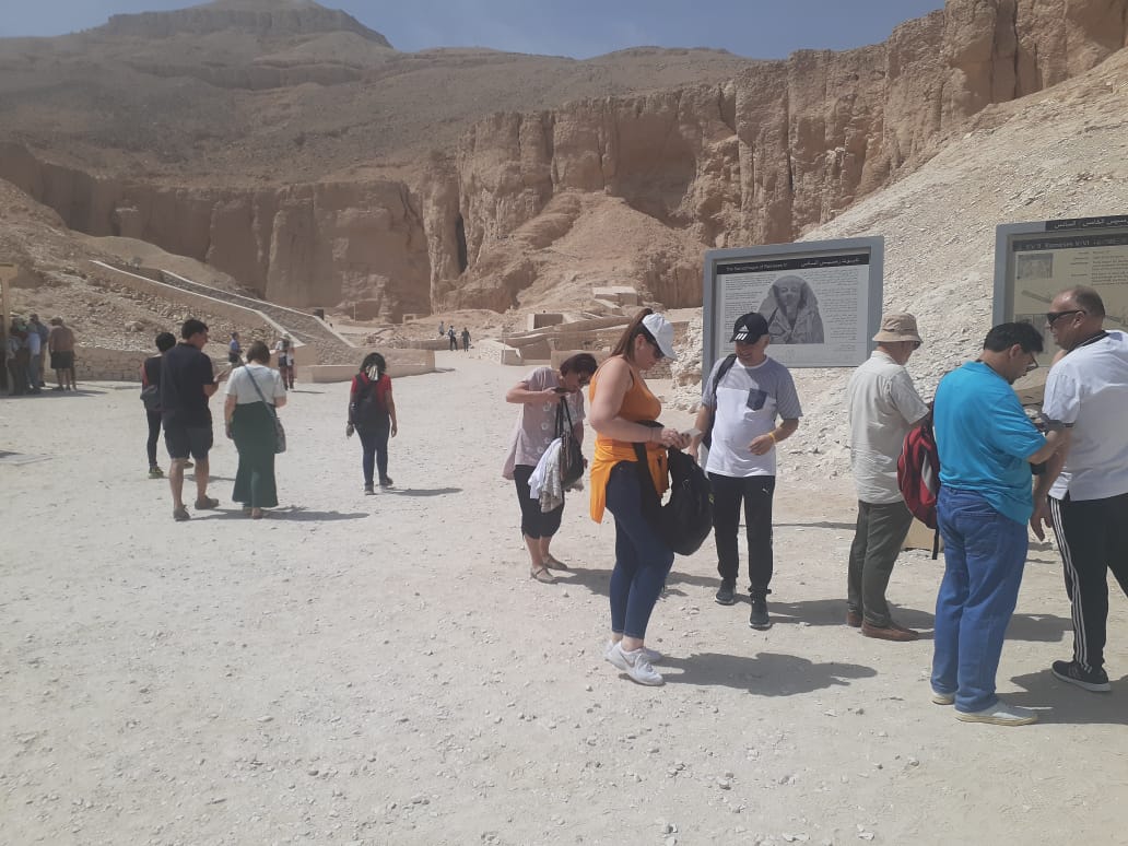 إنتعاشة سياحة كبرى فى زيارات مقابر ملوك الفراعنة ومعبد حتشبسوت  (8)