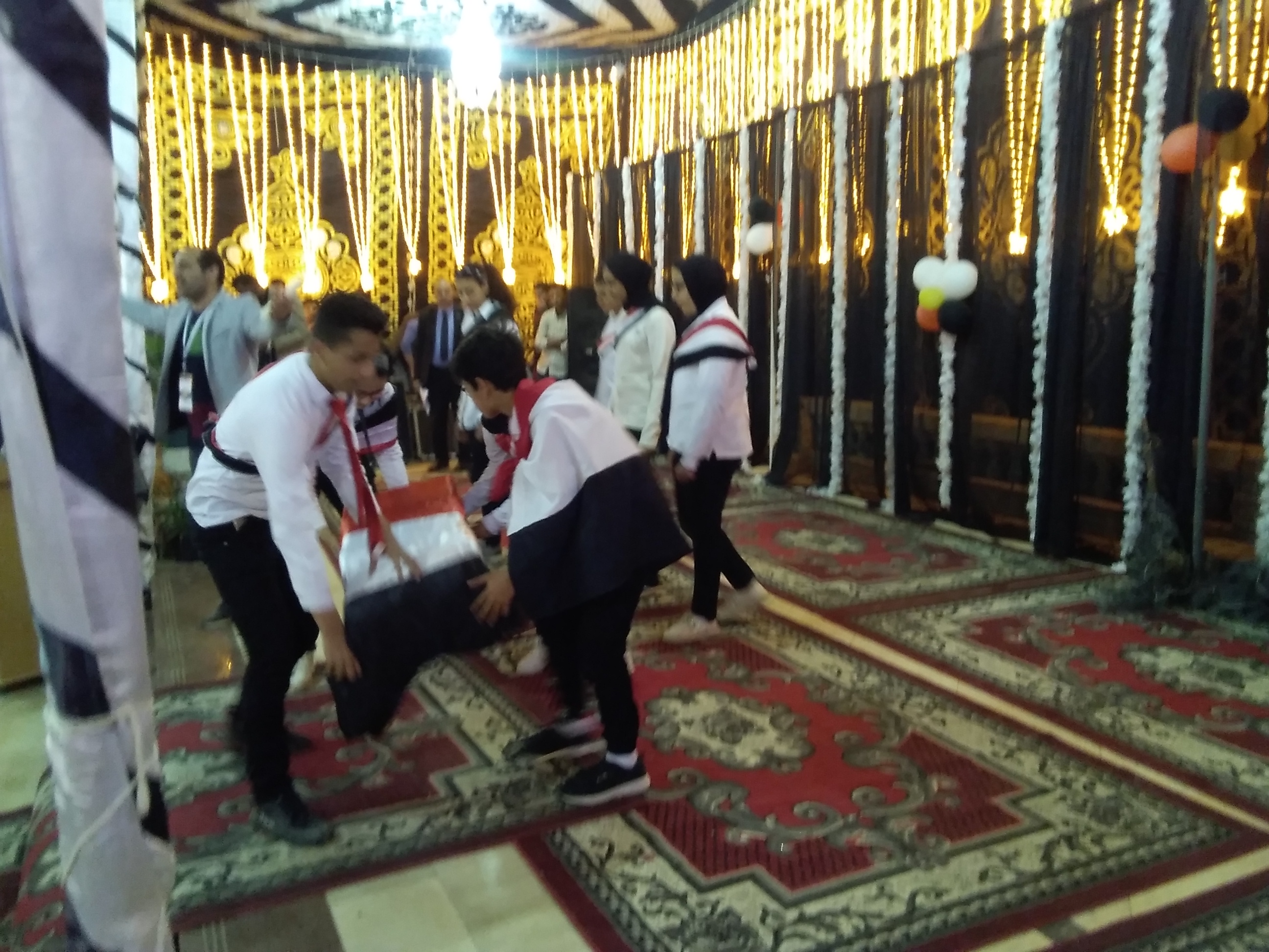 محافظ كفر الشيخ يشهد عروض الطلاب باحتفال يوم الشهيد (13)