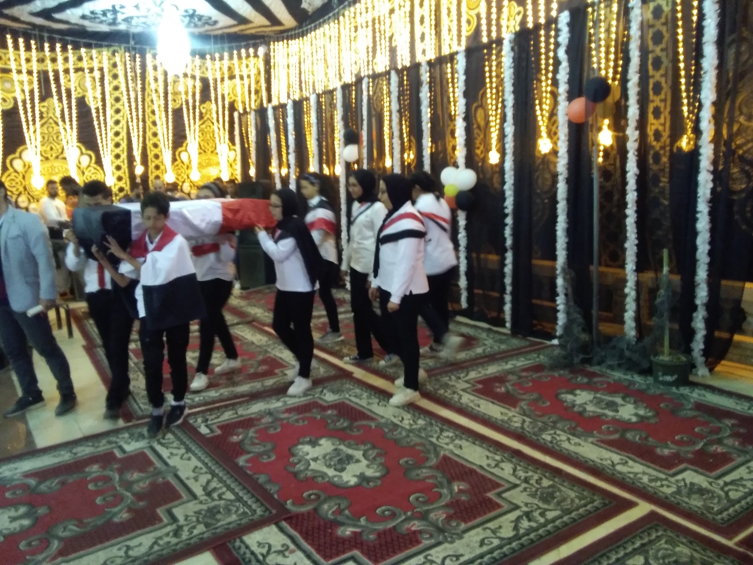 محافظ كفر الشيخ يشهد عروض الطلاب باحتفال يوم الشهيد (3)