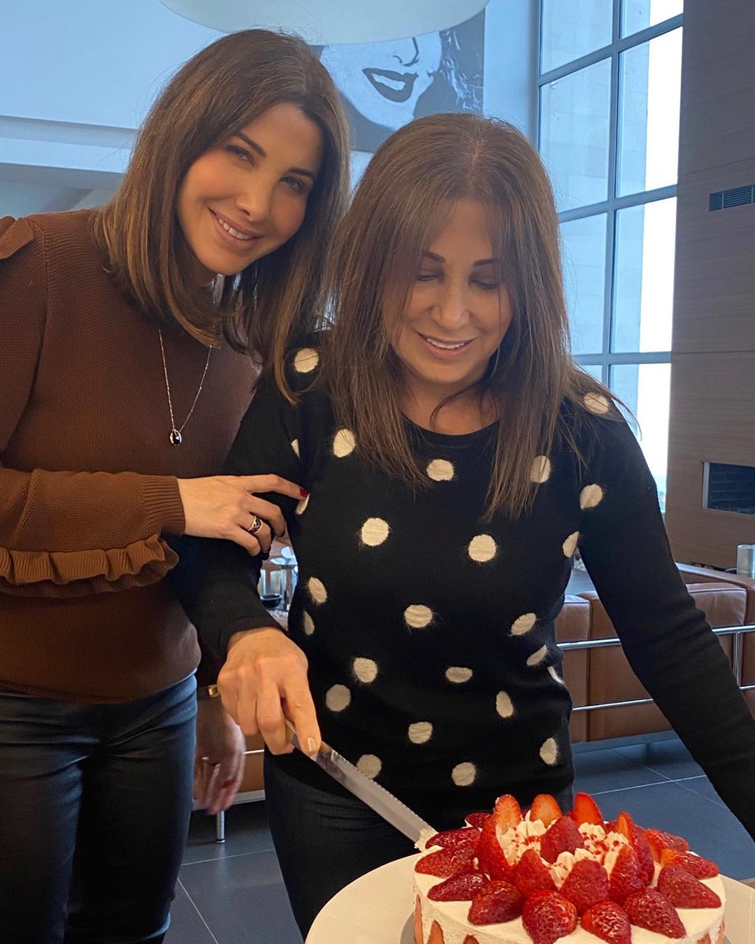 نانسى عجرم تحتفل بعيد ميلاد والدتها صور اليوم السابع