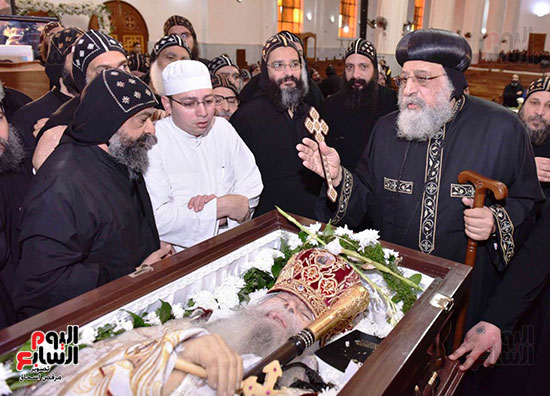 جنازة الانبا صرابامون اسقف ورئيس دير الانبا بيشوى العامر بوادى النطرون (18)
