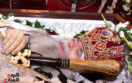 جنازة الانبا صرابامون اسقف ورئيس دير الانبا بيشوى العامر بوادى النطرون (9)