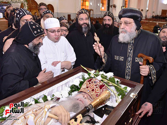 جنازة الانبا صرابامون اسقف ورئيس دير الانبا بيشوى العامر بوادى النطرون (17)