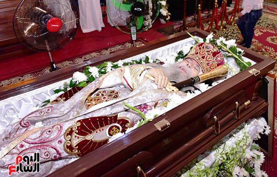 جنازة الانبا صرابامون اسقف ورئيس دير الانبا بيشوى العامر بوادى النطرون (11)