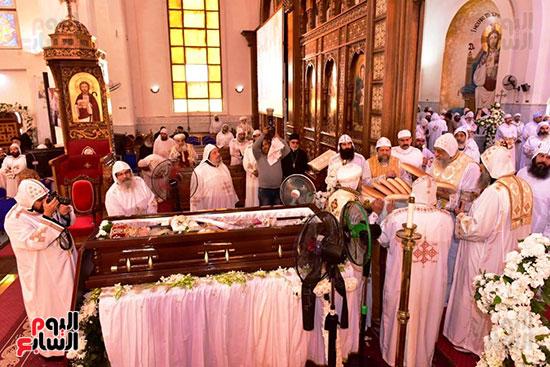 جنازة الانبا صرابامون اسقف ورئيس دير الانبا بيشوى العامر بوادى النطرون (7)