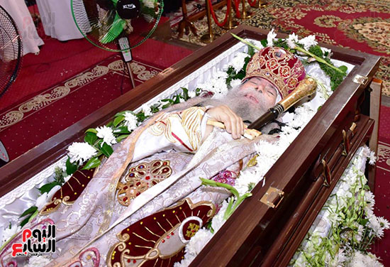 جنازة الانبا صرابامون اسقف ورئيس دير الانبا بيشوى العامر بوادى النطرون (14)