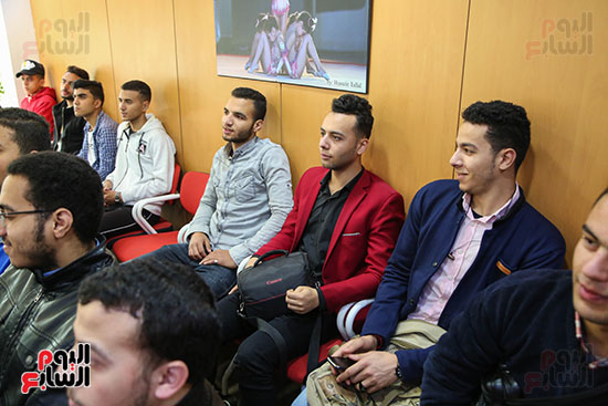 طلاب إعلام الأزهر فى زيارة لـاليوم السابع (2)