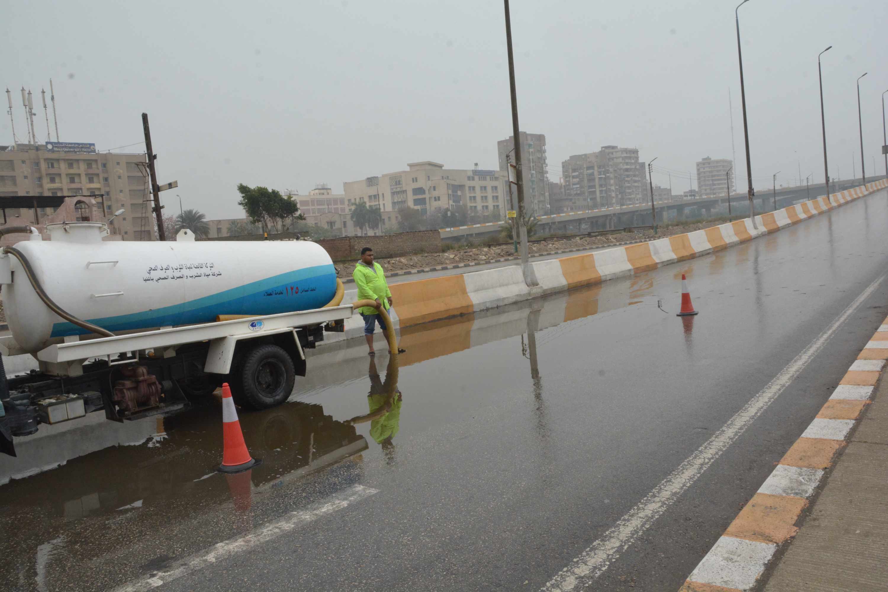 أمطار غزيرة تضرب المنيا والمرور يغلق الطريق الصحراوى  (5)