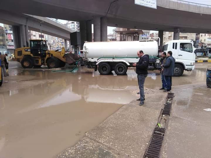 أعمال شفط مياه الأمطار من شوارع محافظة الغربية (9)
