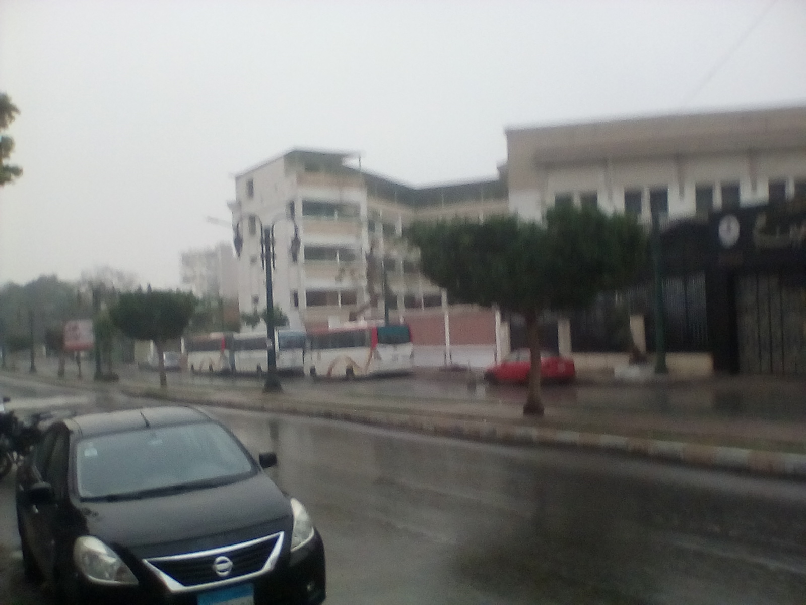أمطار غزيرة تضرب المنيا والمرور يغلق الطريق الصحراوى  (2)