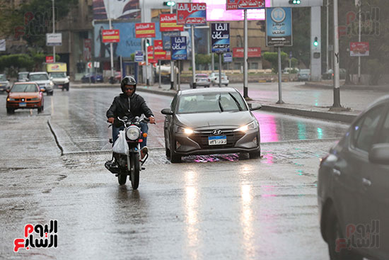 القيادة تحت المطر (10)