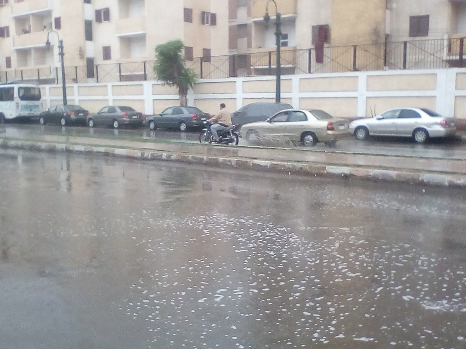 أمطار غزيرة تضرب المنيا والمرور يغلق الطريق الصحراوى  (3)