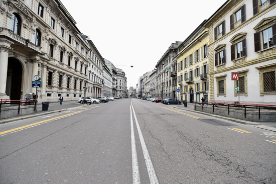 شوارع ميلانو خالية