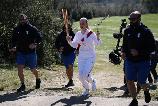 البطلة الأولمبية اليونانية فى الرماية آنا كوراكاكى
