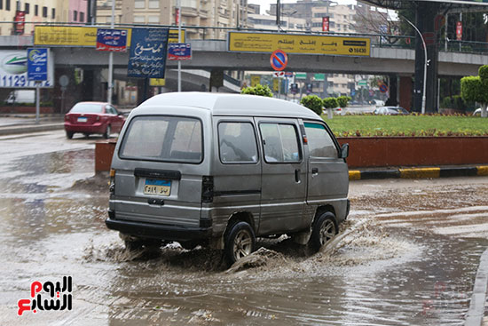 القيادة تحت المطر (4)
