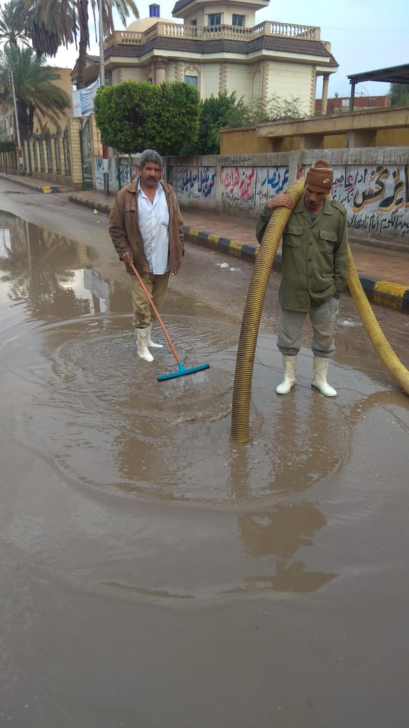 أمطار غزيرة فى المنوفية والمحافظ يدفع بسيارات لشفط المياه (3)
