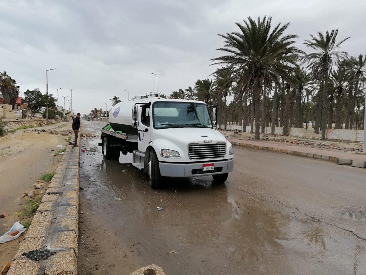 هبوب رياح شديدة وجريان السيول فى شمال سيناء (8)