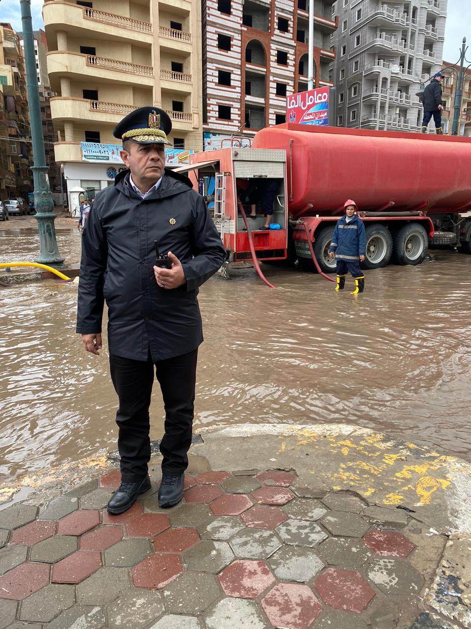 مدير أمن الغربية يتابع رفع مياه الأمطار من شوارع المحافظة (4)