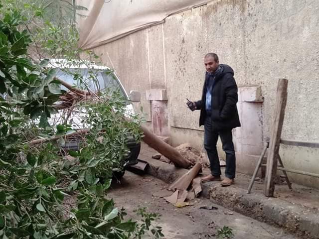 رفع مياه الأمطار من الطرق والشوارع بمدينة أبو قرقاص فى المنيا (1)