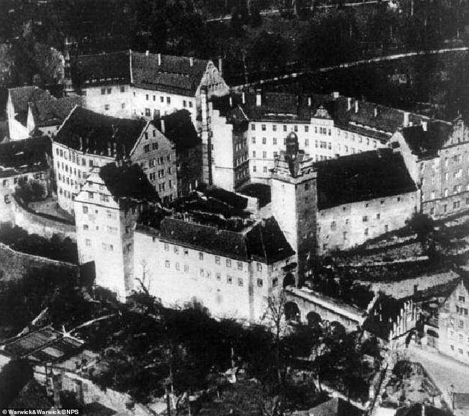 25933944-8109459-Colditz_Castle_was_converted_into_a_high_security_prisoner_of_wa-a-141_1584118536023