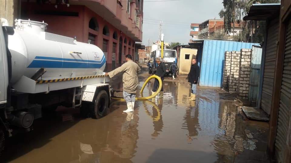 شفط مياه الأمطار من شوارع الغربية (2)